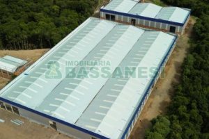 Pavilhão com 5500m², no bairro Otavio Rocha em Flores da Cunha para Alugar
