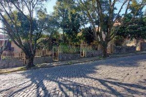 Sobrado com 160m², 2 dormitórios, 2 vagas, no bairro Cruzeiro em Caxias do Sul para Alugar