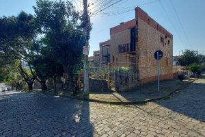 Sobrado com 160m², 2 dormitórios, 2 vagas, no bairro Cruzeiro em Caxias do Sul para Alugar