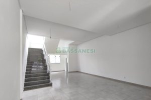 Loja com 200m², no bairro Exposição em Caxias do Sul para Alugar