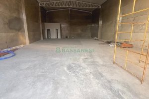 Pavilhão com 280m², no bairro São José em Caxias do Sul para Alugar