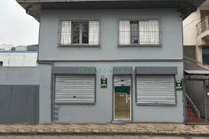 Casa Comercial com 98m², 2 vagas, no bairro Pio X em Caxias do Sul para Alugar
