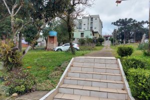 Casa com 127m², 2 dormitórios, 1 vaga, no bairro Diamantino em Caxias do Sul para Comprar