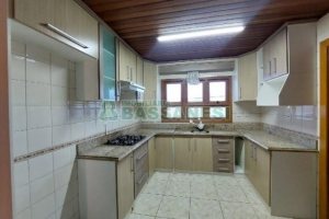 Casa com 125m², 3 dormitórios, 1 vaga, no bairro Colina Sorriso em Caxias do Sul para Alugar