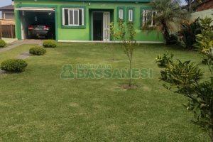 Casa com 136m², 2 dormitórios, 2 vagas, no bairro Salgado Filho em Caxias do Sul para Comprar
