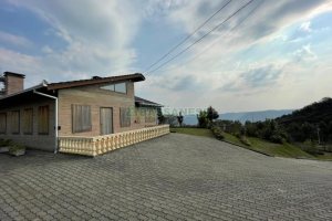 Chácara com 360m², 3 dormitórios, 1 vaga, no bairro Vila Cristina em Caxias do Sul para Comprar