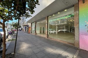 Loja com 600m², no bairro Centro em Caxias do Sul para Alugar