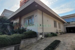 Casa com 500m², 4 dormitórios, 3 vagas, no bairro Santa Catarina em Caxias do Sul para Comprar
