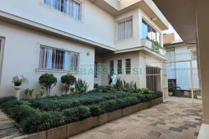 Casa com 500m², 4 dormitórios, 3 vagas, no bairro Santa Catarina em Caxias do Sul para Comprar