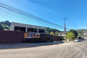 Loja com 138m², no bairro Cruzeiro em Caxias do Sul para Alugar