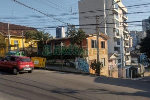 Casa com 120m², 4 dormitórios, 1 vaga, no bairro Cristo Redentor em Caxias do Sul para Comprar