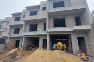 Sobrado com 147m², 3 dormitórios, 2 vagas, no bairro Jardim América em Caxias do Sul para Comprar