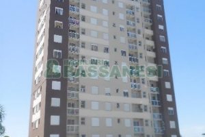 Apto Mobiliado com 54m², 2 dormitórios, 1 vaga, no bairro De Lazzer em Caxias do Sul para Alugar