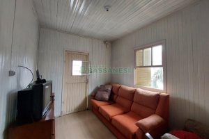 Casa com 141m², 2 dormitórios, 4 vagas, no bairro Marechal Floriano em Caxias do Sul para Comprar