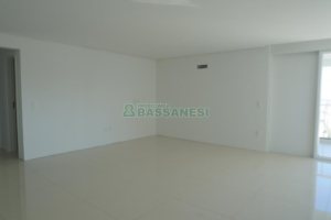 Apartamento com 137m², 3 dormitórios, 3 vagas, no bairro Nossa Senhora de Lourdes em Caxias do Sul para Comprar