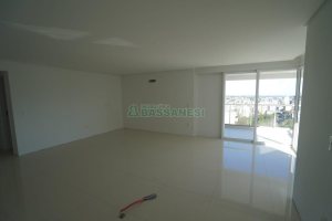 Apartamento com 137m², 3 dormitórios, 3 vagas, no bairro Nossa Senhora de Lourdes em Caxias do Sul para Comprar