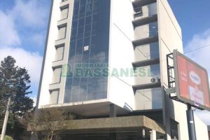 Loja com 534m², 5 vagas, no bairro Lourdes em Caxias do Sul para Alugar