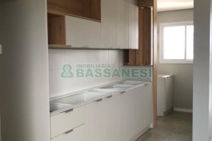 Apartamento com 62m², 2 dormitórios, 1 vaga, no bairro Cinqüentenário em Caxias do Sul para Alugar