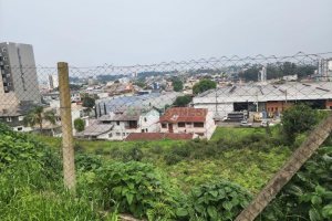 Terreno com 850m², no bairro Colina Sorriso em Caxias do Sul para Comprar