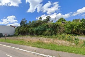 Terreno com 1261m², no bairro Cinqüentenário em Caxias do Sul para Comprar
