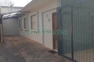 Casa com 89m², 3 dormitórios, no bairro Vinhedos em Caxias do Sul para Comprar