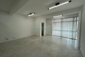 Sala com 45m², no bairro Centro em Caxias do Sul para Comprar