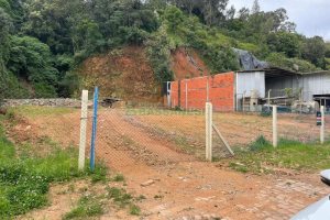 Terreno com 942m², no bairro Nossa Senhora de Fátima em Caxias do Sul para Comprar