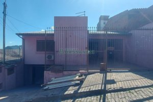 Casa com 90m², 2 dormitórios, 2 vagas, no bairro Esplanada em Caxias do Sul para Alugar