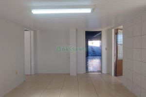 Casa com 90m², 2 dormitórios, 2 vagas, no bairro Esplanada em Caxias do Sul para Alugar