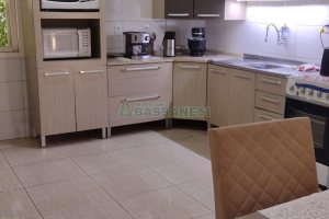 Casa com 70m², 2 dormitórios, 1 vaga, no bairro Cidade Nova em Caxias do Sul para Comprar