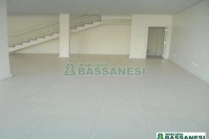 Loja com 256m², no bairro Sanvitto em Caxias do Sul para Comprar