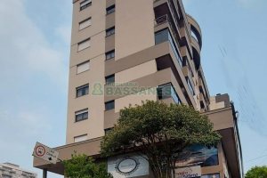 Apto Mobiliado com 70m², 2 dormitórios, 1 vaga, no bairro Centro em Caxias do Sul para Alugar