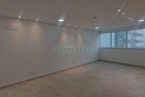 Sala com 37m², 2 vagas, no bairro Villagio Iguatemi em Caxias do Sul para Alugar