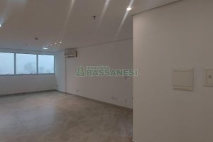 Sala com 37m², 2 vagas, no bairro Villagio Iguatemi em Caxias do Sul para Alugar