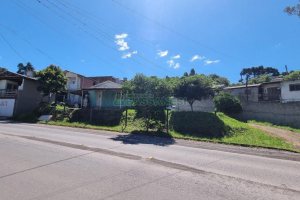 Terreno com 611m², no bairro Charqueadas em Caxias do Sul para Comprar