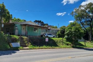 Terreno com 611m², no bairro Charqueadas em Caxias do Sul para Comprar