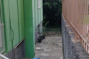 Casa com 106m², 4 dormitórios, 1 vaga, no bairro Marechal Floriano em Caxias do Sul para Comprar