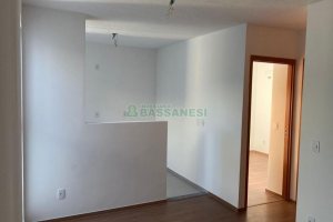 Apartamento com 47m², 2 dormitórios, 1 vaga, no bairro Desvio Rizzo em Caxias do Sul para Alugar
