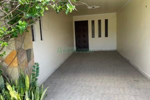 Casa com 200m², 4 dormitórios, 1 vaga, no bairro Nossa Senhora de Lourdes em Caxias do Sul para Comprar