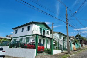 Casa com 145m², 6 dormitórios, 1 vaga, no bairro Serrano em Caxias do Sul para Comprar