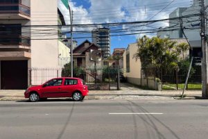 Terreno com 680m², no bairro Nossa Senhora de Lourdes em Caxias do Sul para Comprar