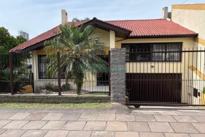 Casa com 383m², 4 dormitórios, 2 vagas, no bairro Bela Vista em Caxias do Sul para Comprar