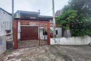 Casa com 90m², 2 dormitórios, 2 vagas, no bairro Santa Corona em Caxias do Sul para Alugar