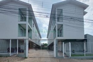 Sobrado com 82m², 2 dormitórios, 1 vaga, no bairro Nossa Senhora do Rosário em Caxias do Sul para Comprar