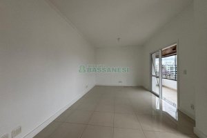 Apartamento com 120m², 3 dormitórios, 2 vagas, no bairro Madureira em Caxias do Sul para Alugar