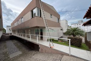 Sobrado com 62m², 2 dormitórios, 1 vaga, no bairro São Luiz em Caxias do Sul para Comprar