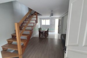 Sobrado com 62m², 2 dormitórios, 1 vaga, no bairro São Luiz em Caxias do Sul para Comprar