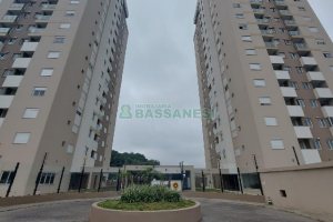 Apto Mobiliado com 62m², 2 dormitórios, 1 vaga, no bairro Panazzolo em Caxias do Sul para Comprar