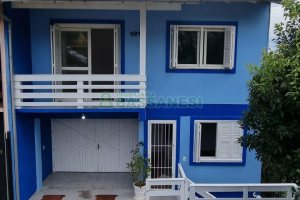 Sobrado com 234m², 3 dormitórios, 1 vaga, no bairro Colina Sorriso em Caxias do Sul para Comprar