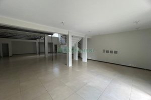 Loja com 250m², no bairro Pio X em Caxias do Sul para Alugar